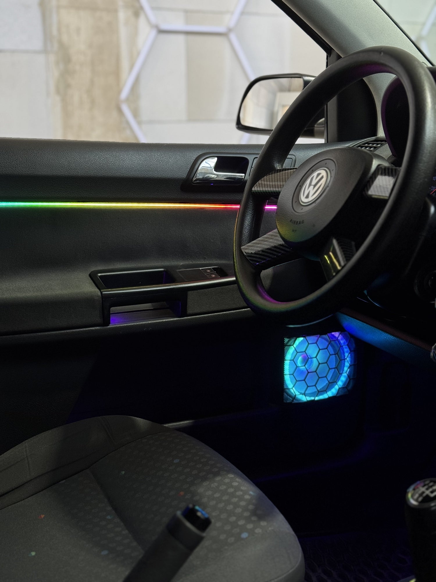 Ambientebeleuchtung im VW Polo nachrüsten – Stilvolles Upgrade für deinen Innenraum